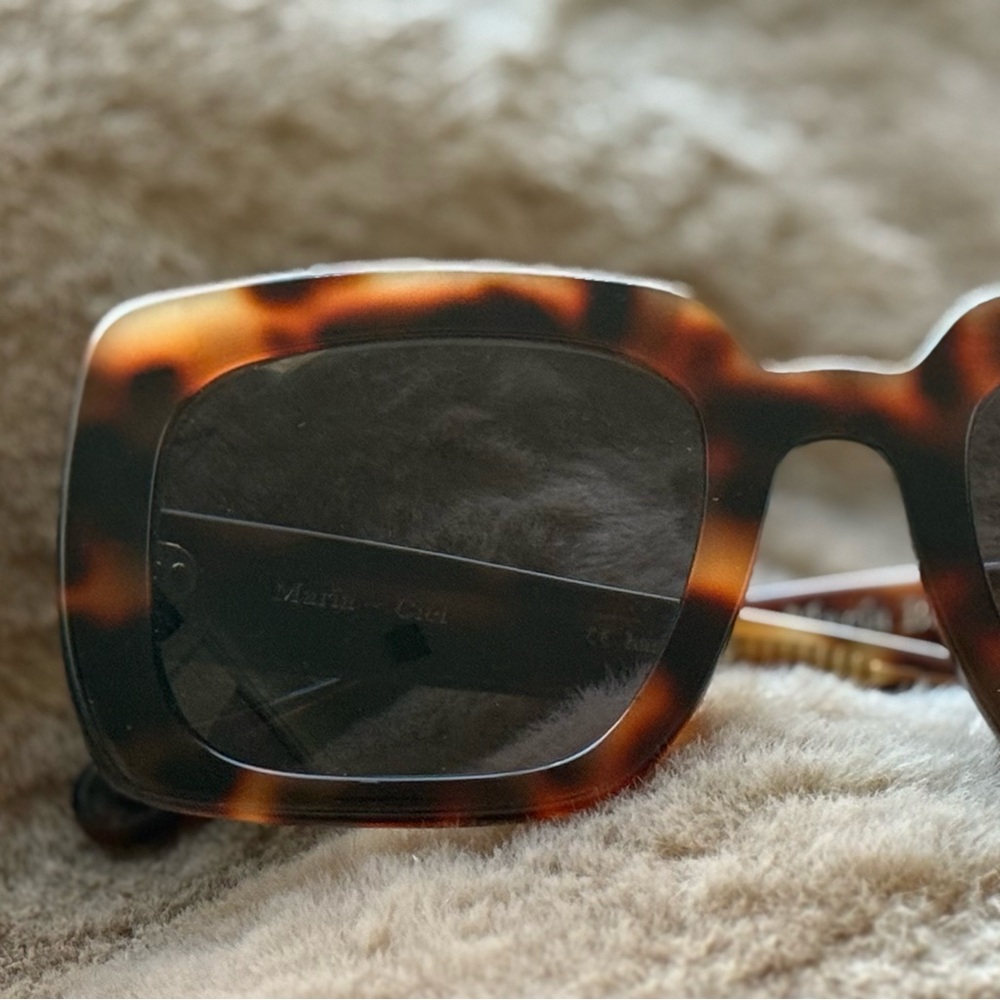 Tortoise Shell Square Sunglasses - image 3